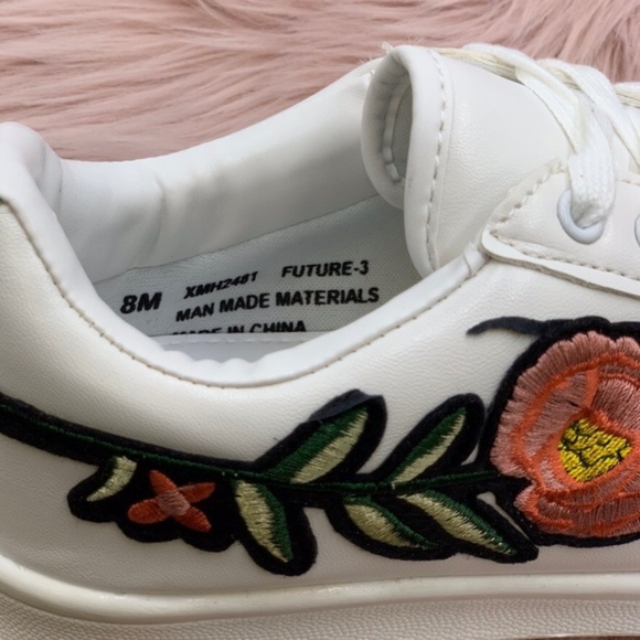 CAPE ROBBIN Floral Lace up Sneaker - Picture 7 of 7